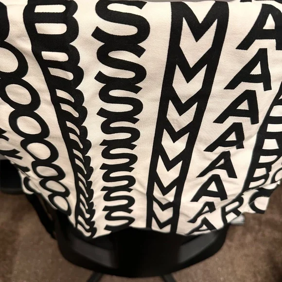 Marc Jacobs The Monogram Jacquard Small Tote Bag W/ Shoulder Strap - Picture 11 of 11